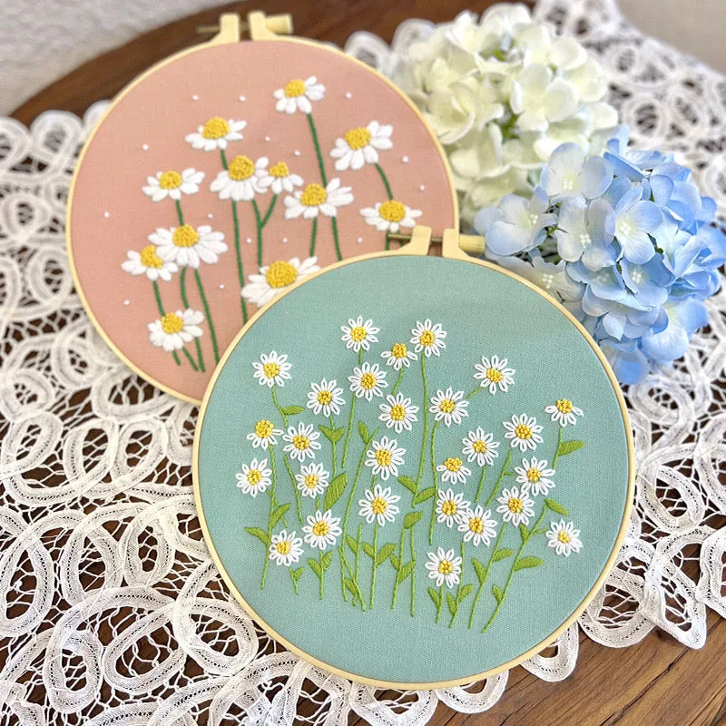 Beginners White Daisy Flowers Hand Embroidery DIY Kit 20cm