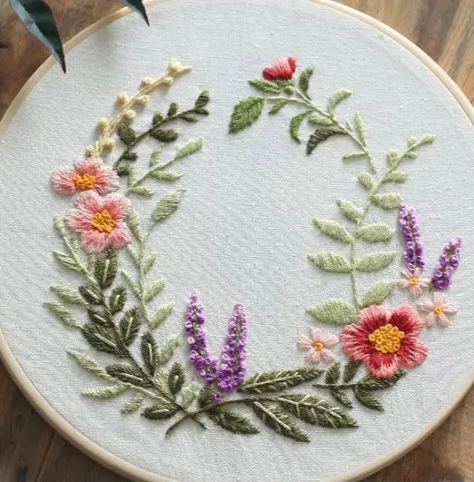 Cute Modern Floral Animal Hand Embroidery Kit 20cm