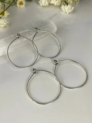 Sterling Silver (plated) round Wire Frame.